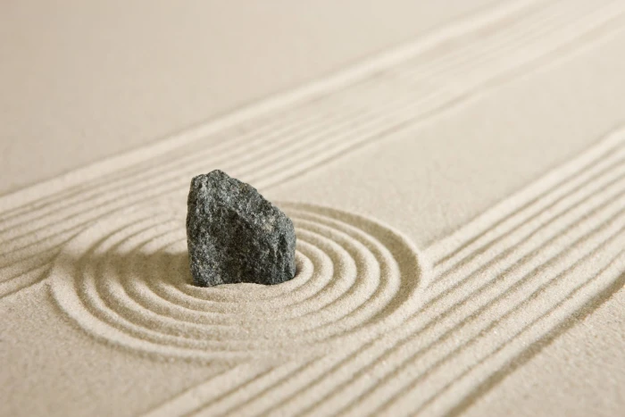 black stone nature sand grain circle lines zen rock calm 2k