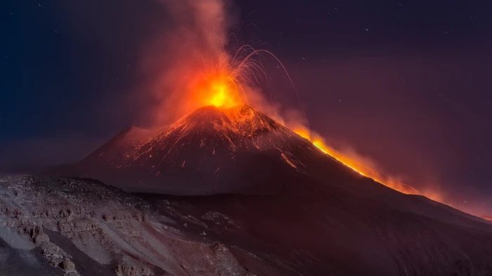 nature night mountain Etna volcano eruption Sicilia 2k