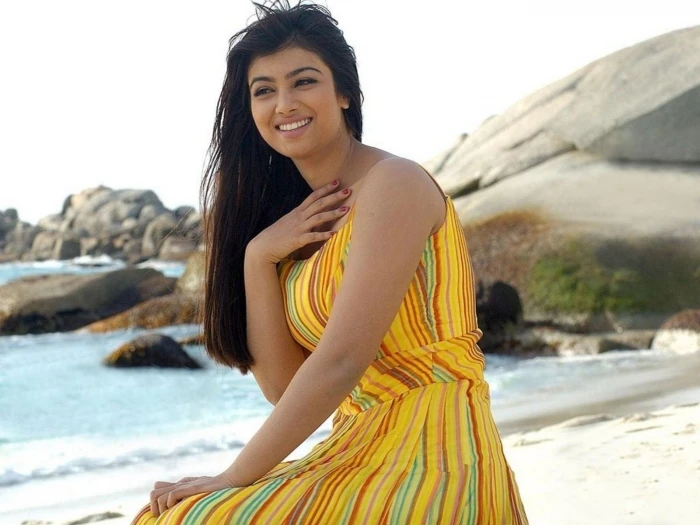 Ayesha Takia at the Beach smile sunny 2k