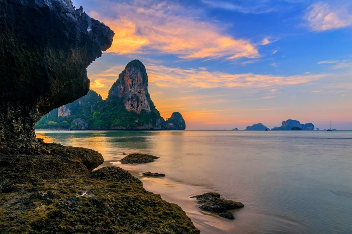 brown rocks photography landscape nature tropical beach 2k