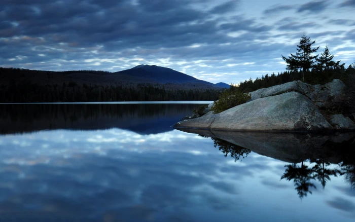 Dark blue sky clouds lake water reflection forest mountains morning scenery 2k