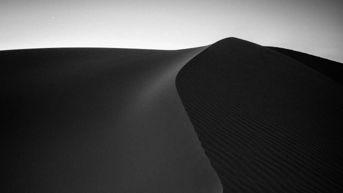 desert landscape sand monochrome dunes nature dark 2k