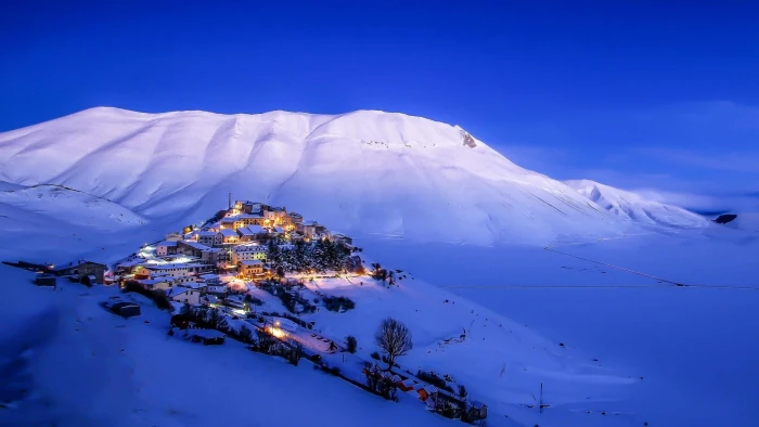 sibillini mountains national park town alps apennine 2k