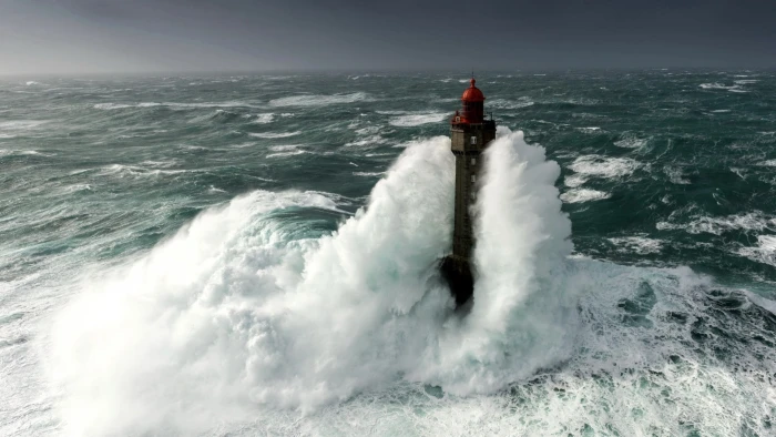 sea horizon storm lighthouse waves Ushant Island clouds 2k