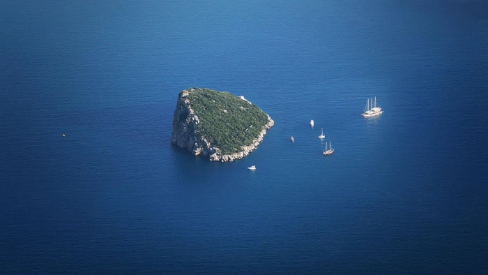 white boats nature landscape minimalism water sea island 2k