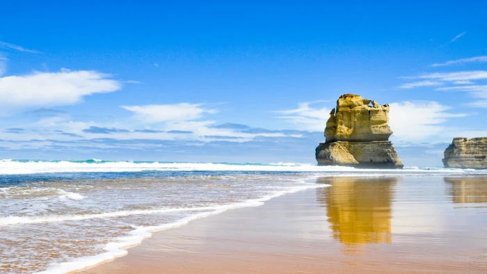 seashore beach rock formation Australia waves coast water 2k
