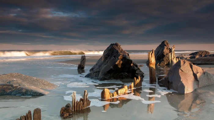 nature sea beach waves rock wood clouds landscape cloud sky 2k