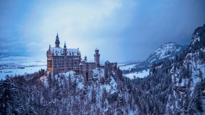 winter sky neuschwanstein castle snow wintertime landmark 2k
