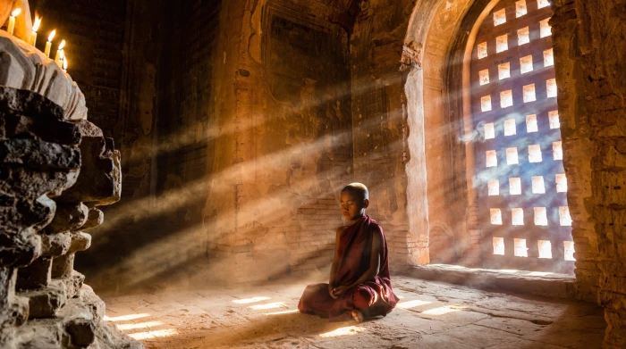 boy's red robe photography nature monks meditation sun rays 2k