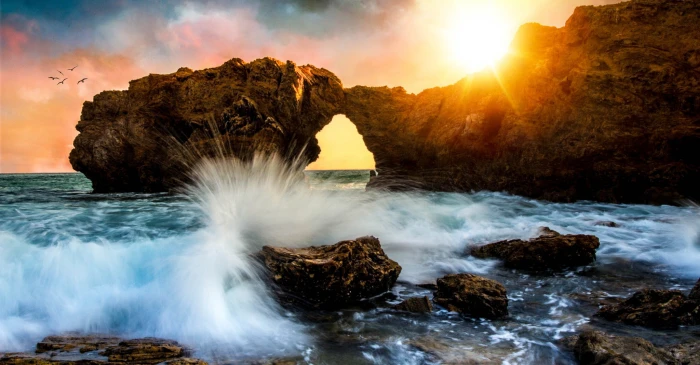 La Jolla California beach splash of sea waves water sunset 2k