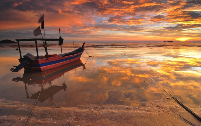 Sea beach boat sunset water reflection 2k