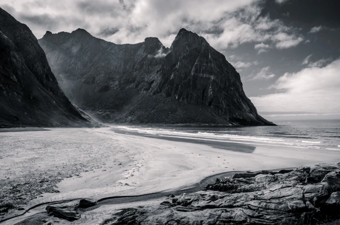 grayscale photography of mountains near beach Iles Lofoten 2k
