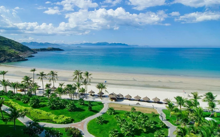 Beach Da Nang listen Is The Fifth Largest City In Vietnam And One Of Major Port Cities Addition To Ho Chi Minh Hai Phong Located On Coast East Sea 2k