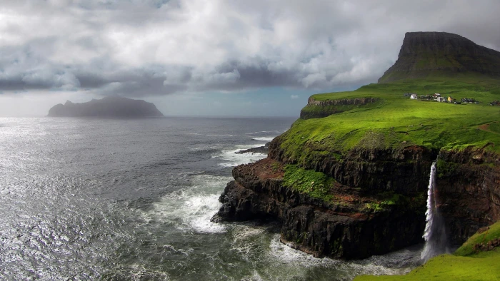 pc nature beauty sea in water cloud sky 2k