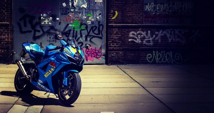 blue Suzuki sportsbike street graffiti motorcycle GSX R 2k