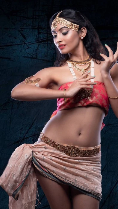 Shama Taj telugu actress traditional navel show HD phone wallpaper