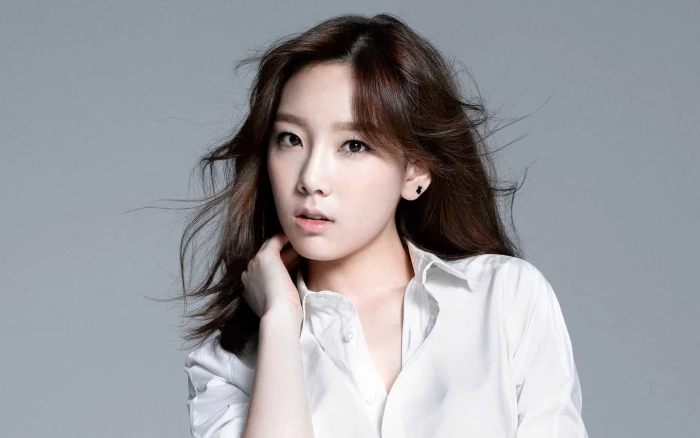 Band Music SNSD Kim Tae Yeon Korean studio shot portrait 2k