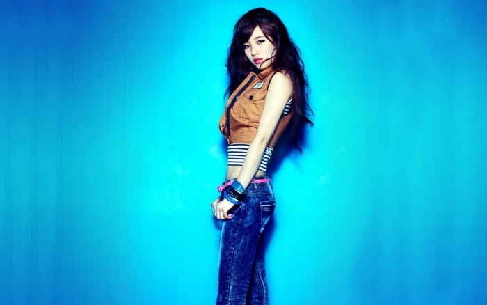 Suzy Korean girls photo HD wallpaper 01 women s brown zip up sweater vest 2k