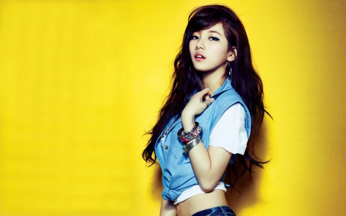 Suzy Korean girls photo HD wallpaper 05 women s grey jacket 2k