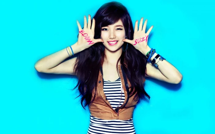 Suzy Korean girls photo HD wallpaper 09 Bae looking at camera 2k