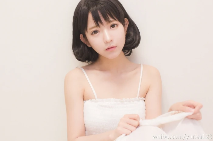 women s white spaghetti strap top Yurisa Chan Korean model 2k