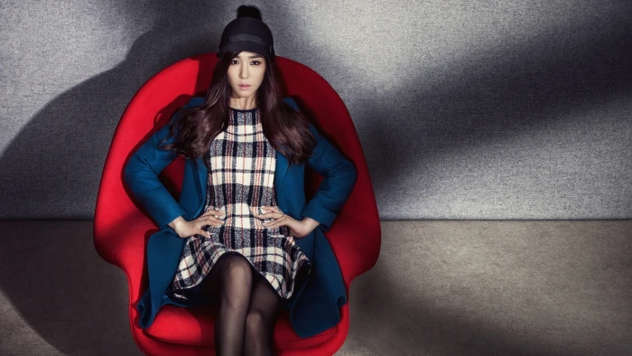 Korean celebrity SNSD looking at viewer Tiffany Hwang model Asian women fashion brunette Girls Generation chair 2k