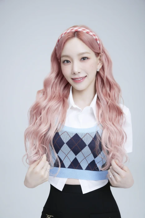 K pop Kim Taeyeon SNSD Korean women model singer 2k