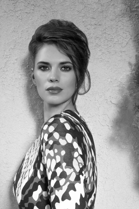 Striking shot hayley atwell actress hollywood celebrity