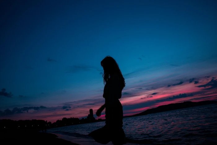 woman s silhouette girl night sea sunset beach nature women 2k 4k