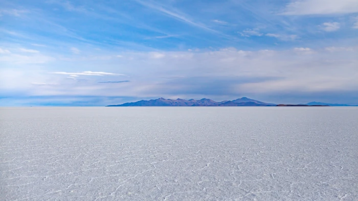body of water under cloudy sky bolivia uyuni salt flat desert 2k 4k