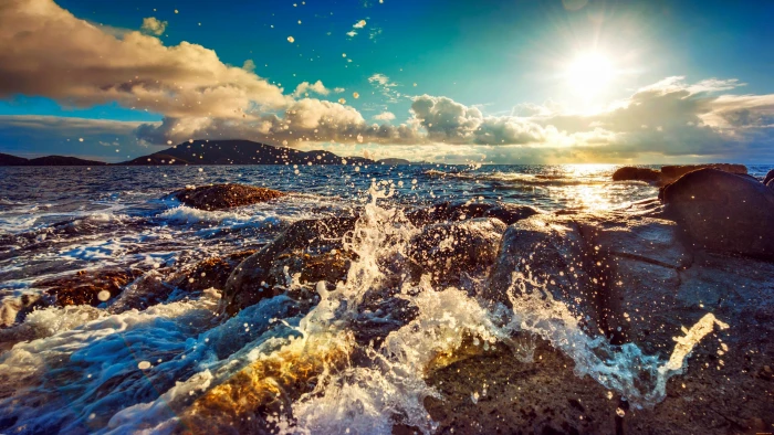 horizon summer rock cloud daytime splash sunlight coast 2k 4k