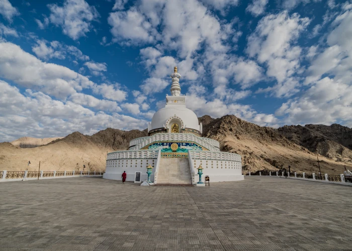 india leh shanti stupa peace buddhism ladakh trek morning 2k 4k 5k