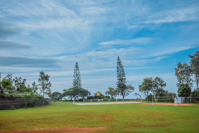 india yercaud green trees blue moutains sky scenic scenery 2k 4k 5k
