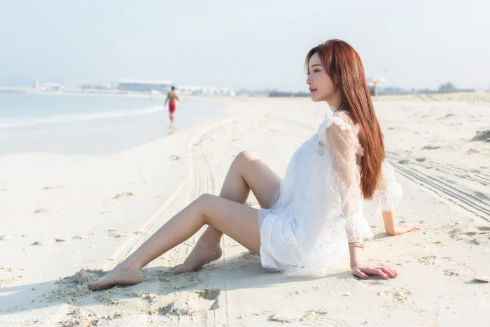 women outdoors Asian model beach land one person 2k 4k 5k