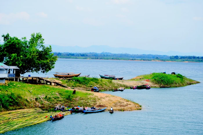blue boat on body of water during daytime natural beauty bangladesh 2k 4k 5k