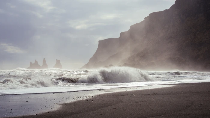 ocean wave on beach shore during daytime wallpaper 2k 4k 5k