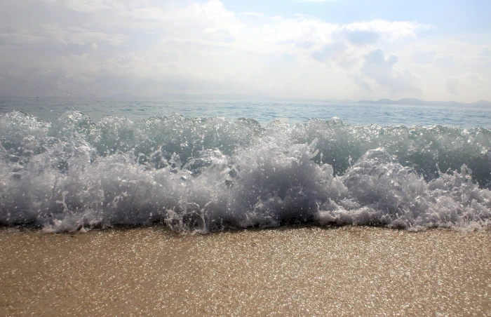 waves beach sand sunlight 2k 4k