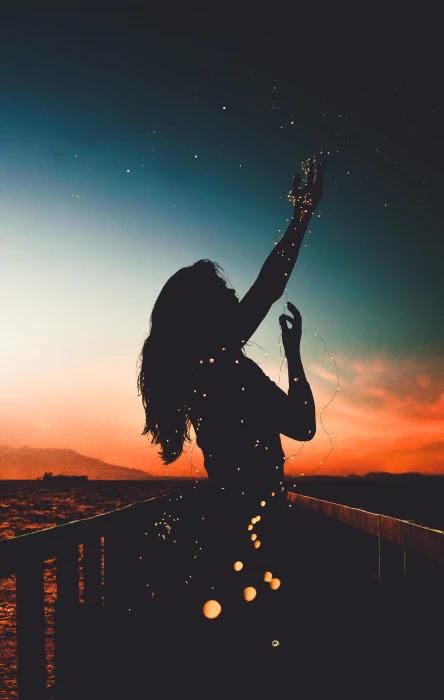 jetty dawn sunset woman afterglow backlit bokeh dark dock 2k