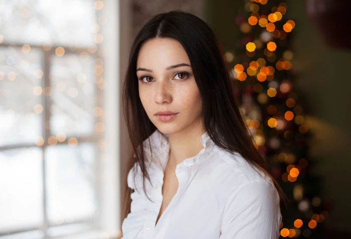 women Maxim Maximov portrait freckles Christmas Mariya Volokh 2k