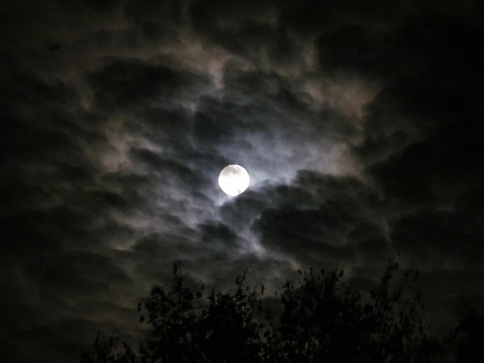 full moon on cloudy sky wallpaper moonlight night evening 2k 4k