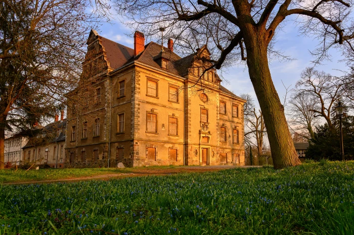 villa house building architecture abandoned real estate 2k 4k 5k