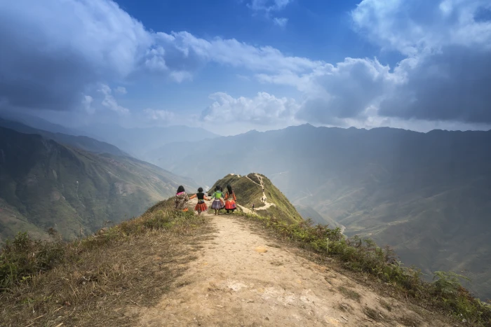 four girls standing on top of mountain vietnam ha giang street 2k 4k 5k 8k