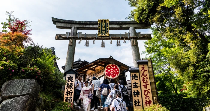 people walking to temple Kyoto Japan Kiyomizu Temple Asia 2k 4k 5k