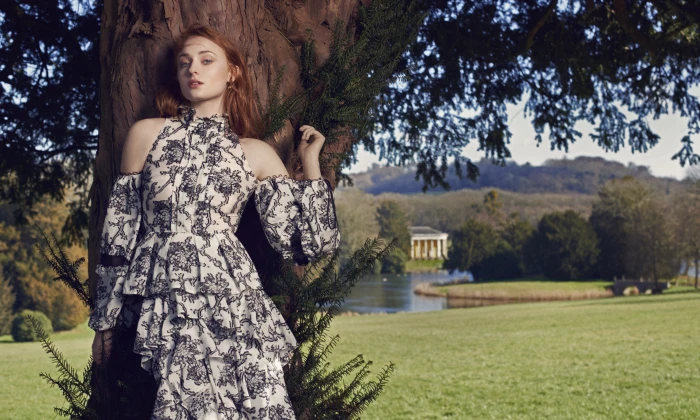 Sophie Turner tree young adult women plant 2k 4k 5k