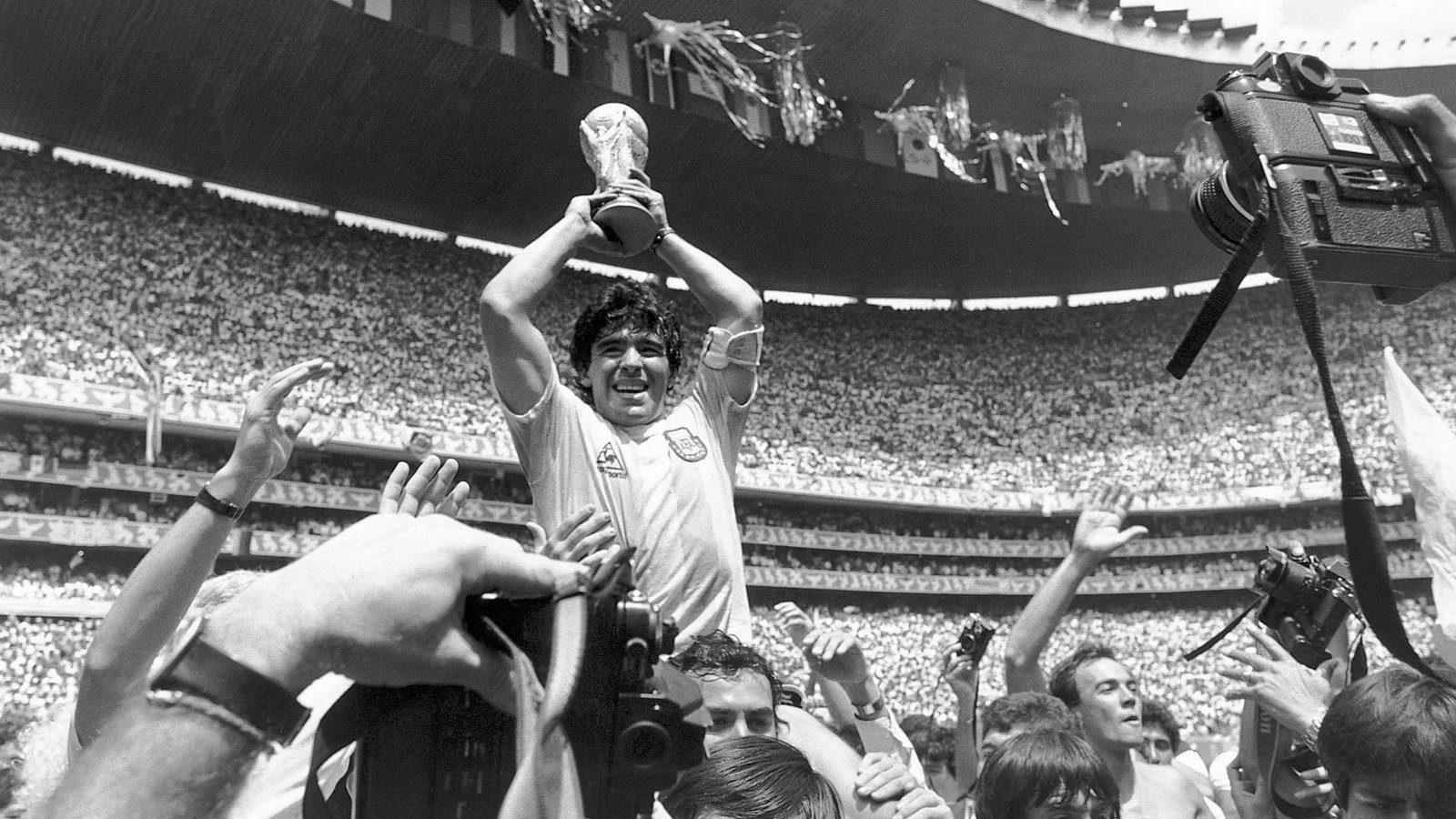 Argentina Diego Maradona FIFA World Cup soccer sports legend 28