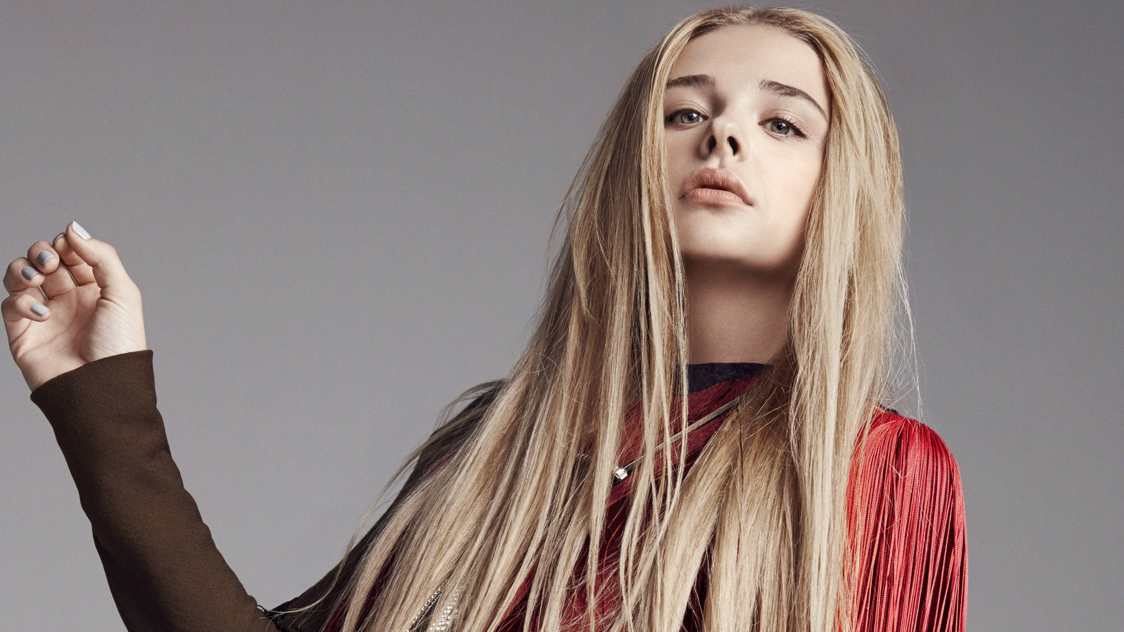 chloe grace moretz with hair down actress hollywood 2k