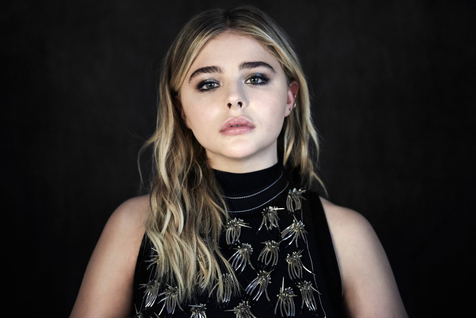 attractive chloe grace moretz on black actress hollywood 2k 4k 5k