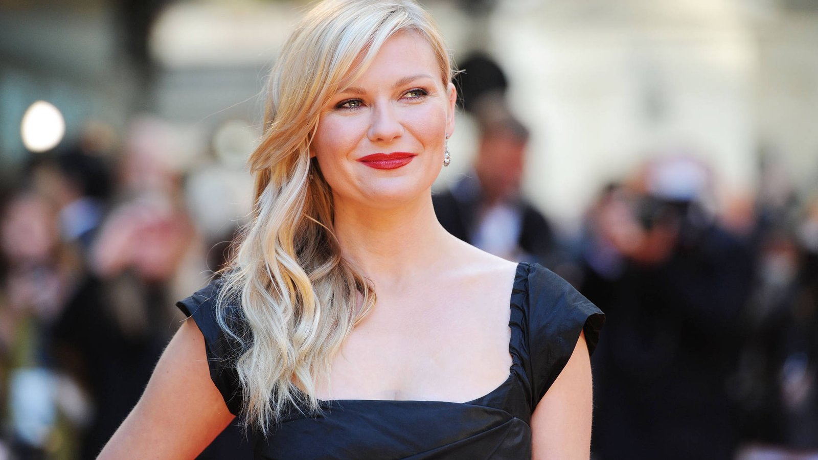 sophisticated kirsten dunst actress hollywood