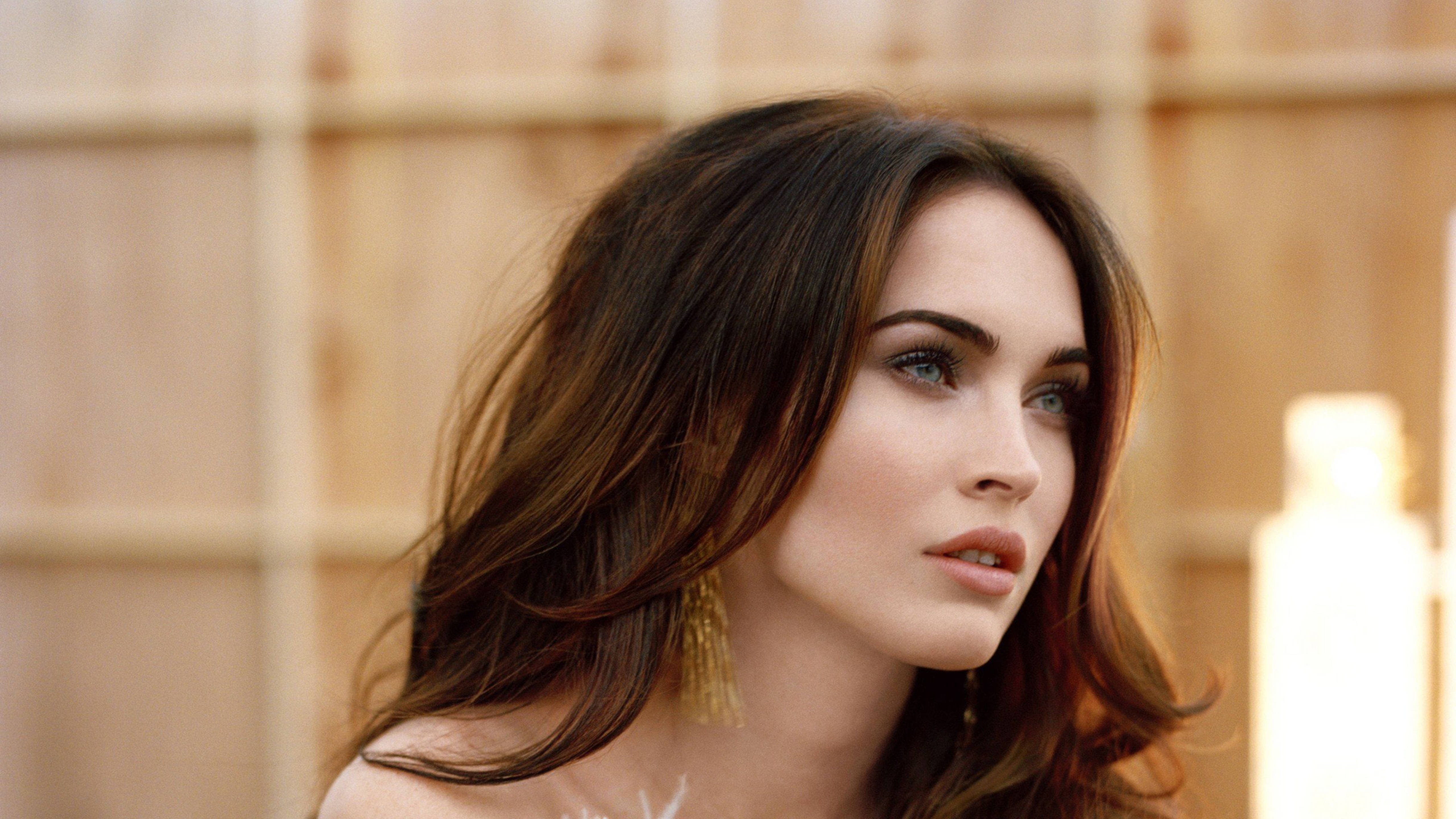 megan fox beautiful gold earrings actress hollywood 2k 4k 5k