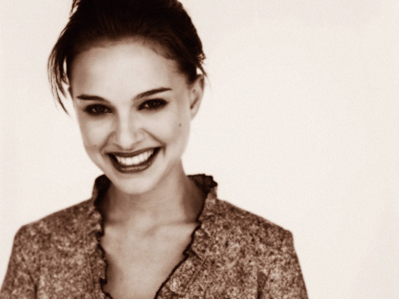 antique photograph of natalie portman actress hollywood 2k